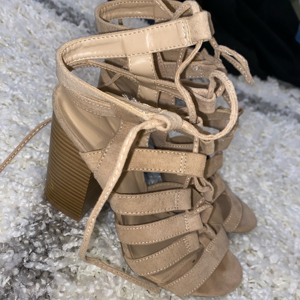 SUPER CUTE HEELS!
